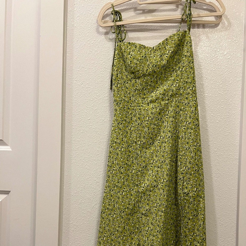 Reformation inspired Green Floral Tie-Strap Maxi Dress – Size M
